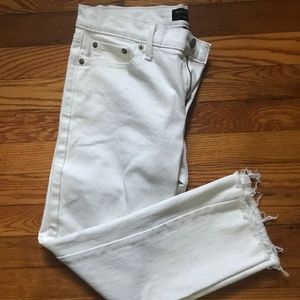 THE BANANA REPUBLIC White Girlfriend Jean!